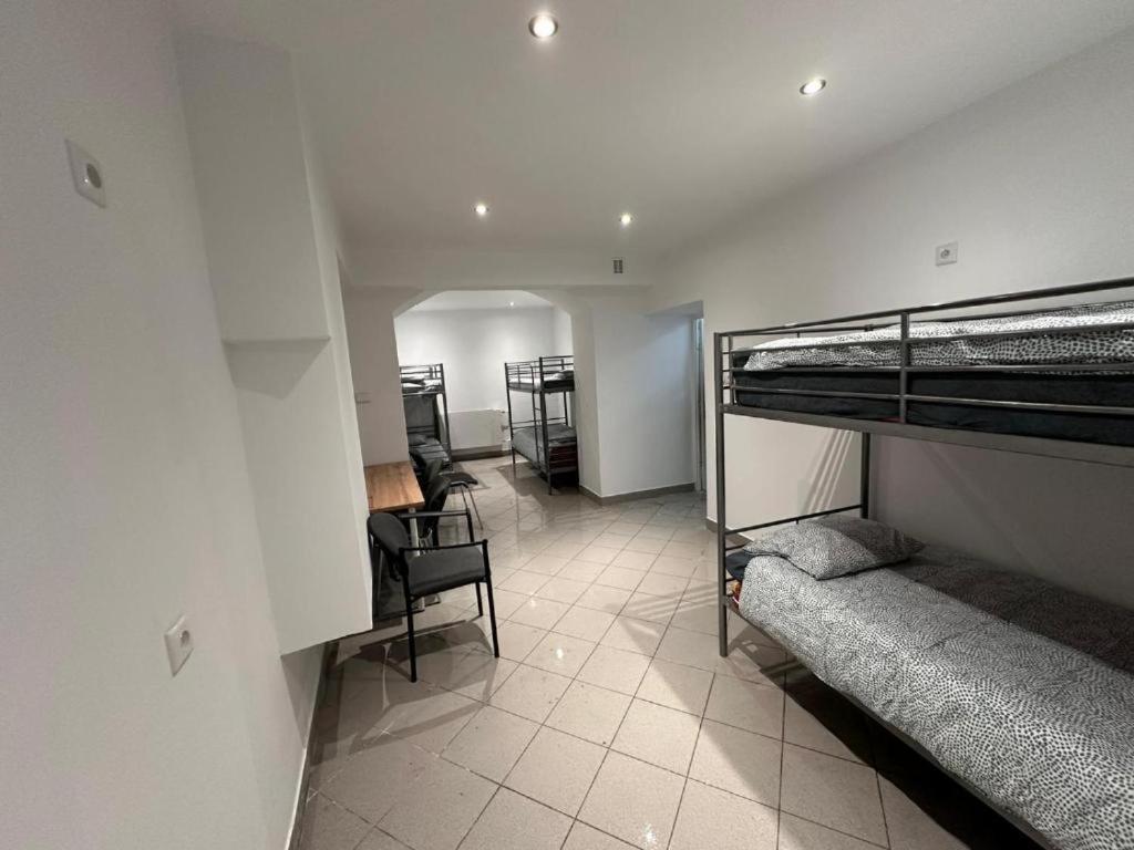 Golebia Hostel Познань Экстерьер фото