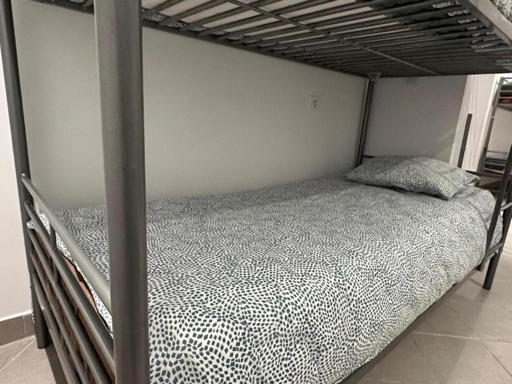 Golebia Hostel Познань Экстерьер фото