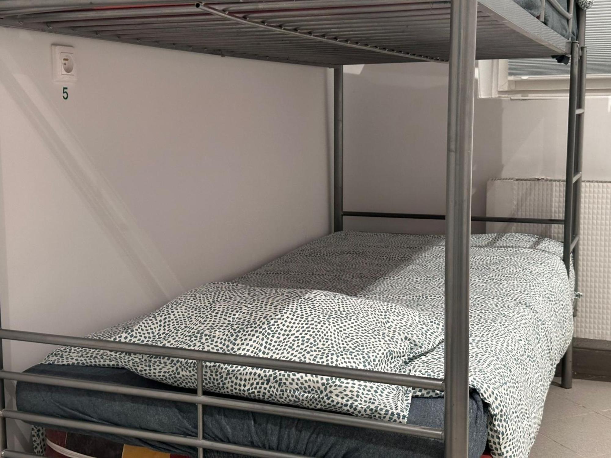 Golebia Hostel Познань Экстерьер фото